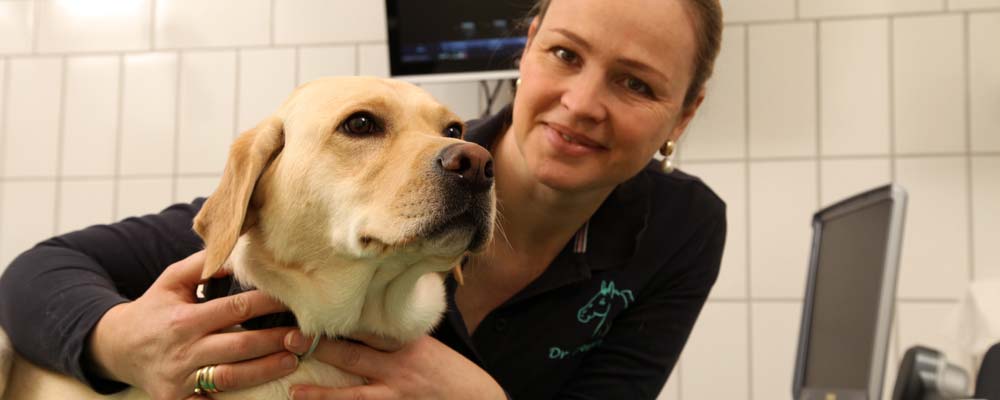 Dr. Christina Gremmes mit Hund